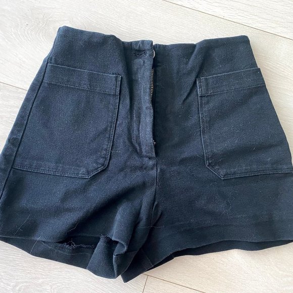 wilfred free high waisted 00 shorts - Picture 2 of 2